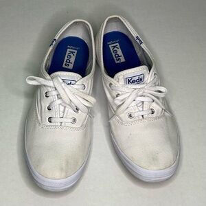 Keds Size 8.5 Classic White Lace-Up Canvas Sneakers